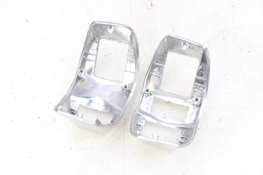 photo de HANDLEBAR SWITCH COVER PEUGEOT DJANGO 4T 50 (2014 - 2019)