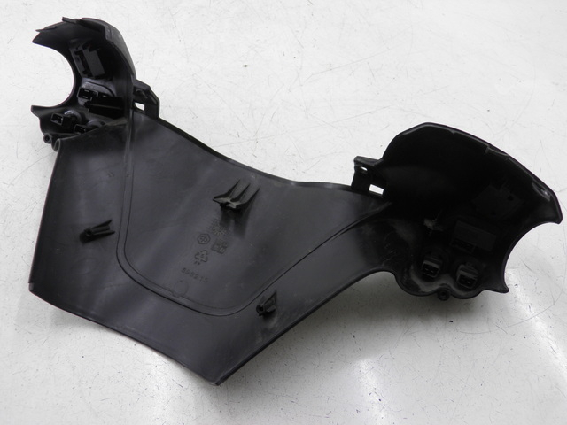 photo de HANDLE BAR PANEL SWITCH PIAGGIO XEVO 400 (2007) - Zoom on usage condition