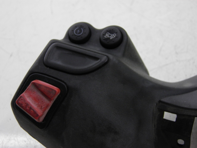 photo de HANDLE BAR PANEL SWITCH PIAGGIO XEVO 400 (2007) - Product overview