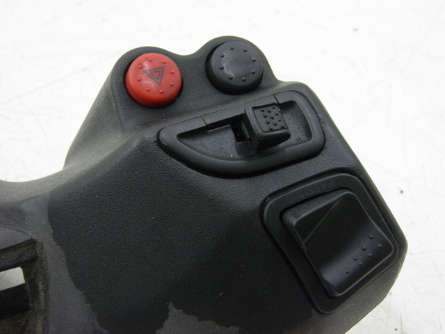 photo de HANDLE BAR PANEL SWITCH PIAGGIO XEVO 400 (2007) - Checked used part