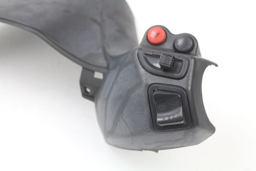 photo de HANDLE BAR PANEL SWITCH PIAGGIO X9 125 (2000 - 2003)