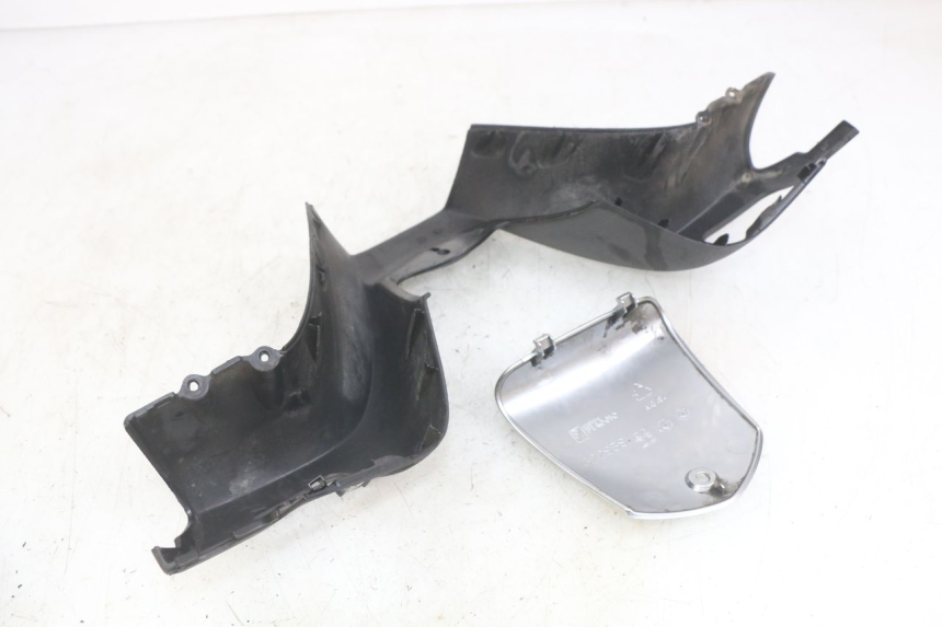 photo de HANDLEBAR COVER PIAGGIO MP3 LT 400 (2007 - 2012)