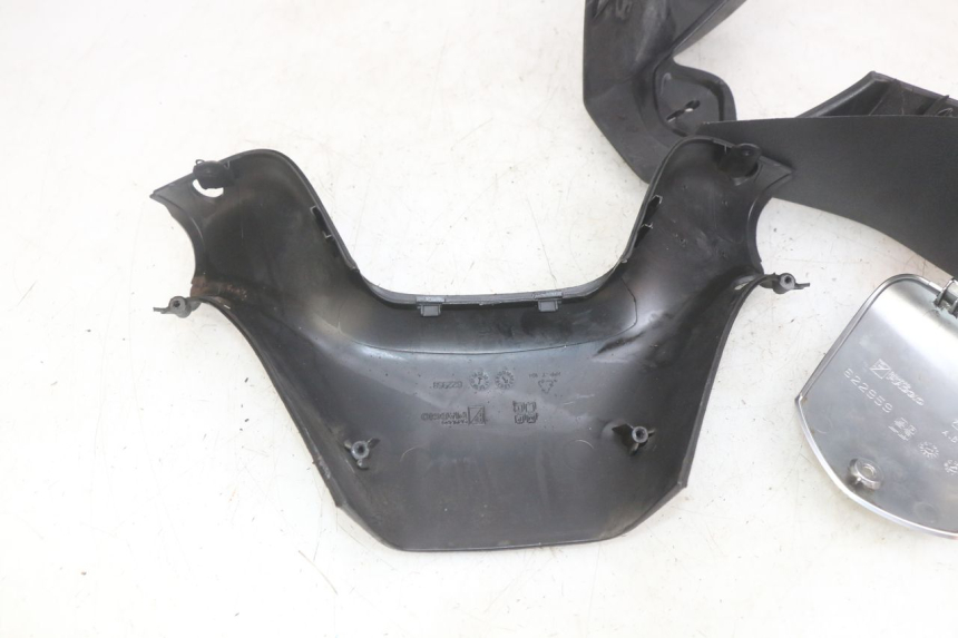 photo de HANDLEBAR COVER PIAGGIO MP3 LT 400 (2007 - 2012)