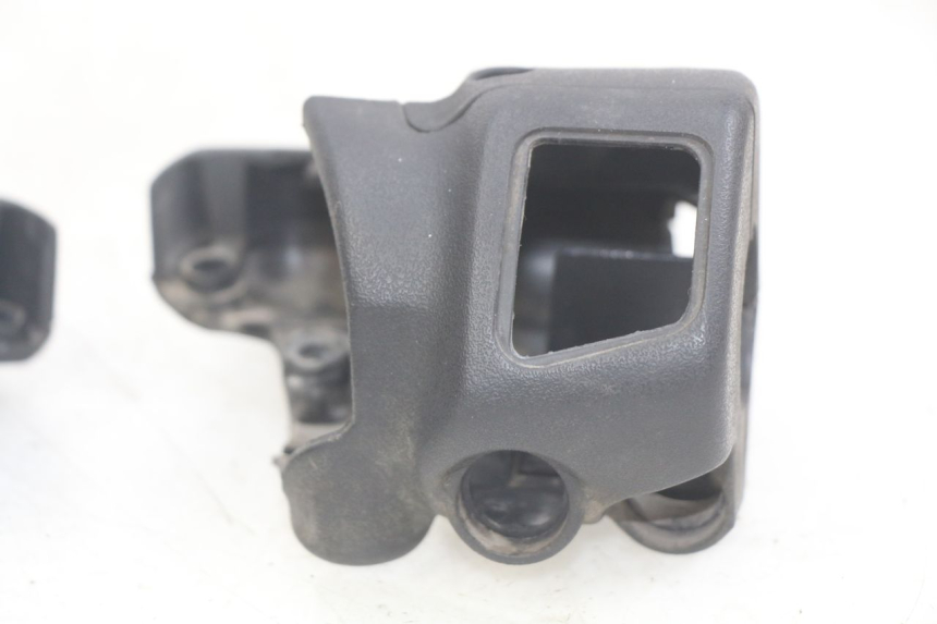 photo de HANDLEBAR COVER APRILIA SCARABEO LIGHT 125 (2007 - 2011)