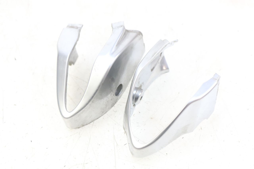 photo de HANDLEBAR COVER PIAGGIO VESPA PRIMAVERA 2T 50 (2013 - 2018)