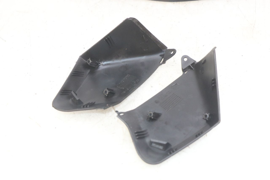 photo de HANDLEBAR COVER YAMAHA X-MAX XMAX 250 (2006 - 2009)