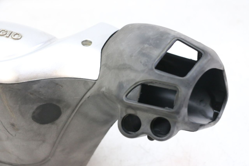 photo de HANDLEBAR COVER PIAGGIO XEVO - X EVO 125 (2007 - 2016) - Technical close-up