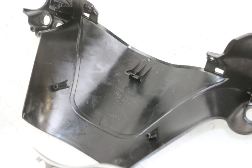 photo de HANDLEBAR COVER PIAGGIO XEVO - X EVO 125 (2007 - 2016) - High-resolution close-up