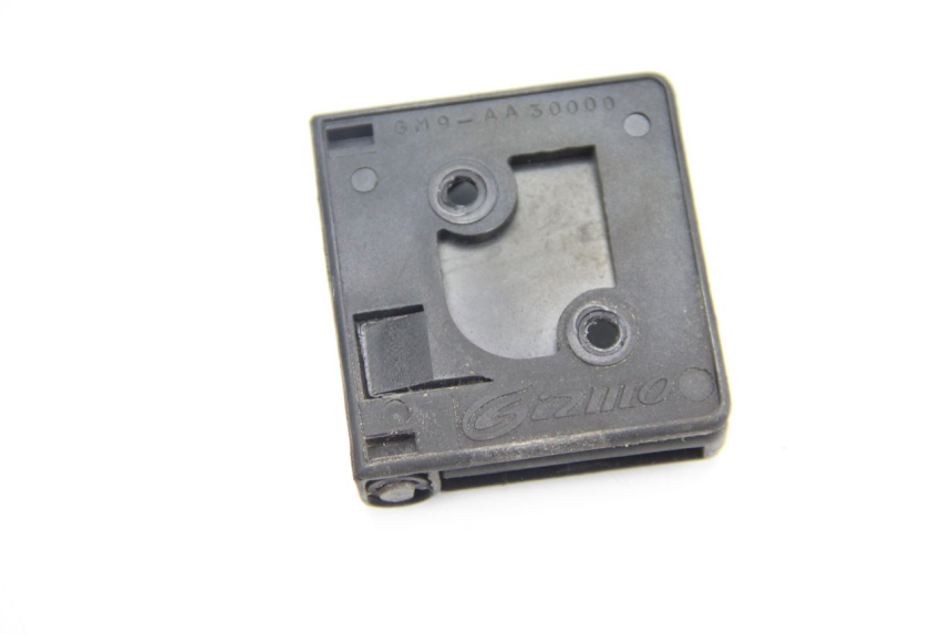 photo de LUGGAGE HOOK PEUGEOT SATELIS 125 (2006 - 2009)