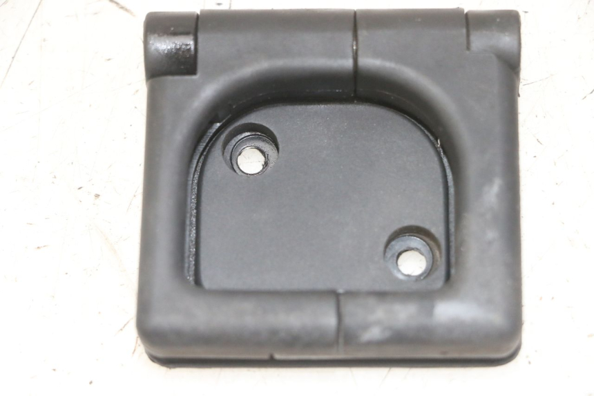 photo de BAG HOOK PEUGEOT SATELIS 125 (2013 - 2018)