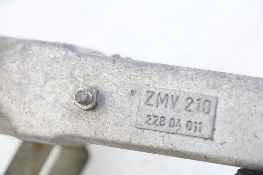 photo de LUGGAGE HOOK JAWA STELLA BABETTA 134 50 - Alternative perspective