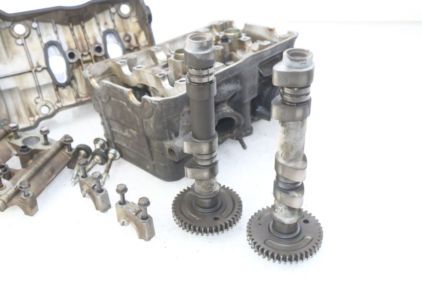 photo de FRONT CYLINDER HEAD HONDA VFR FI RC46 800 (1998 - 2001)