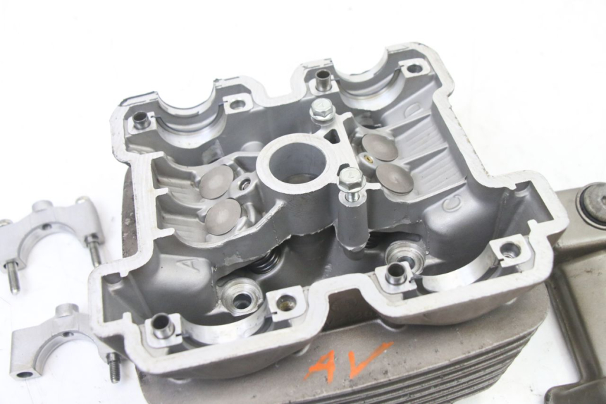photo de FRONT CYLINDER HEAD HYOSUNG GTR 125 (2006 - 2008)