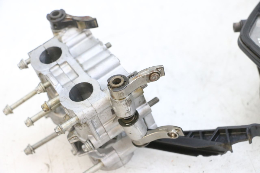 photo de FRONT CYLINDER HEAD BMW R RT ABS 1200 (2010 - 2014) - Zoom on usage condition