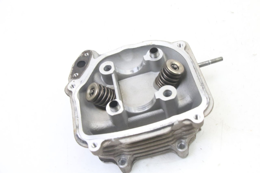photo de CYLINDER HEAD DAELIM BESBI 125 (2007 - 2008)