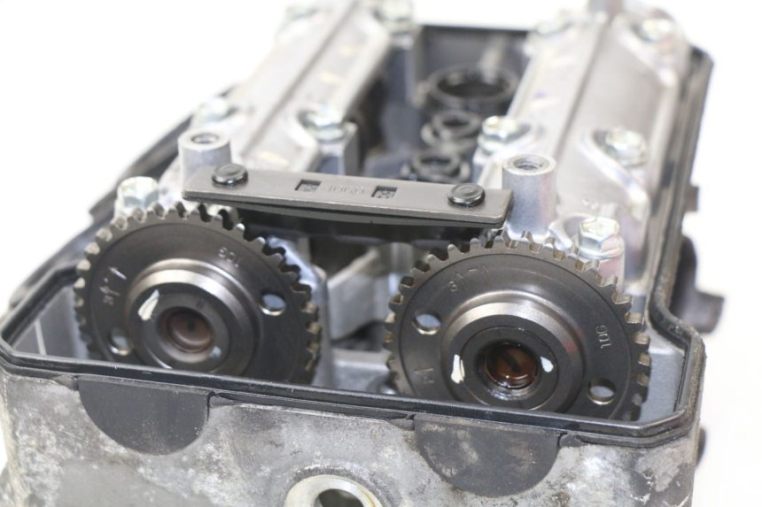 photo de CYLINDER HEAD SUZUKI BURGMAN 650 (2002 - 2004)