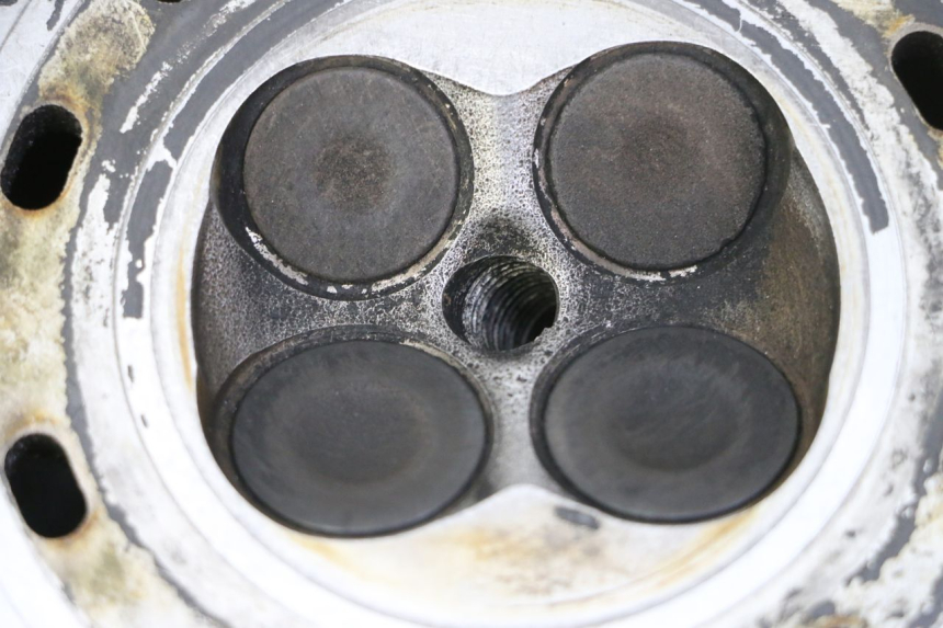 photo de CYLINDER HEAD SUZUKI BURGMAN 125 (2007 - 2014)