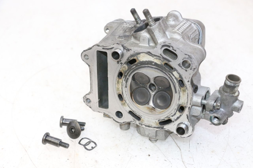 photo de CYLINDER HEAD SUZUKI BURGMAN 125 (2007 - 2014)