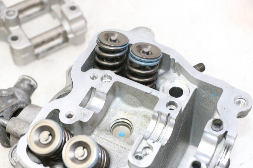 photo de CYLINDER HEAD SUZUKI BURGMAN 125 (2007 - 2014)