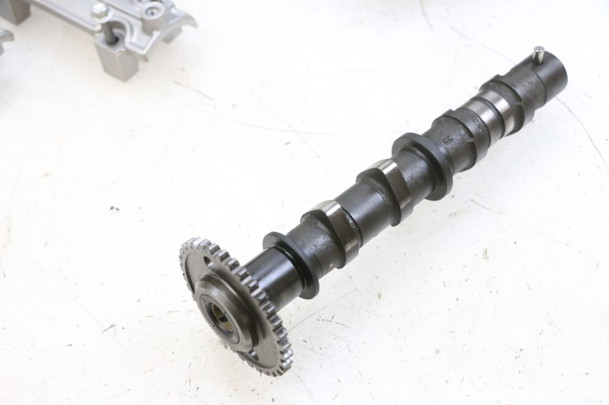 photo de CYLINDER HEAD SUZUKI BURGMAN 650 (2013 - 2020)