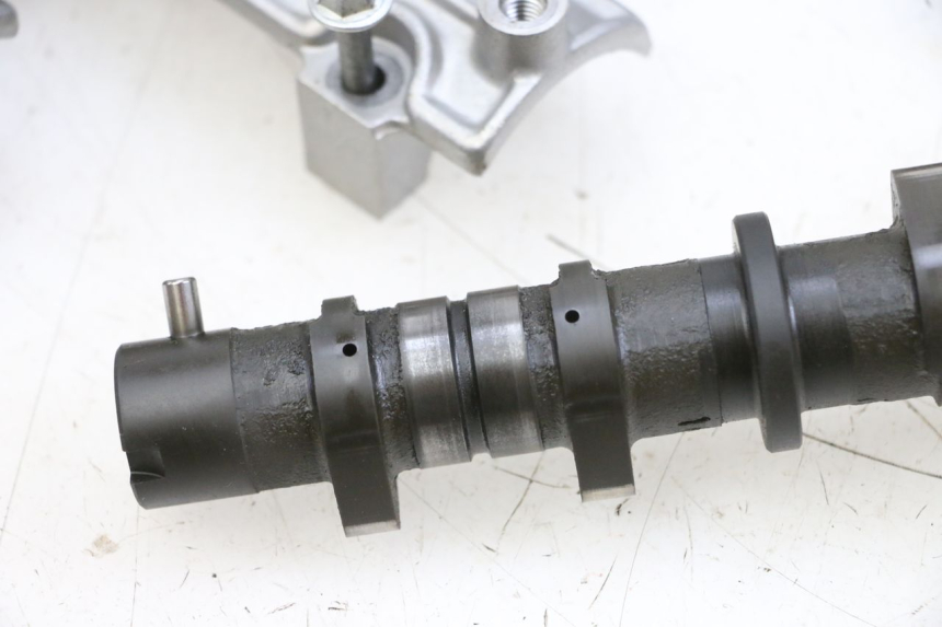 photo de CYLINDER HEAD SUZUKI BURGMAN 650 (2013 - 2020)