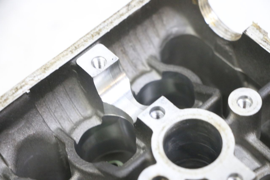photo de CYLINDER HEAD HONDA CB R 1000 (2018 - 2023)