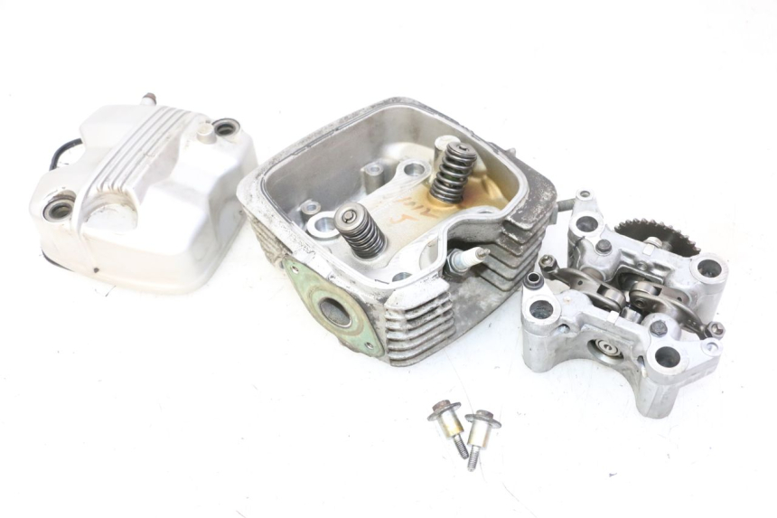 photo de CYLINDER HEAD HONDA CBF 125 (2009 - 2015)