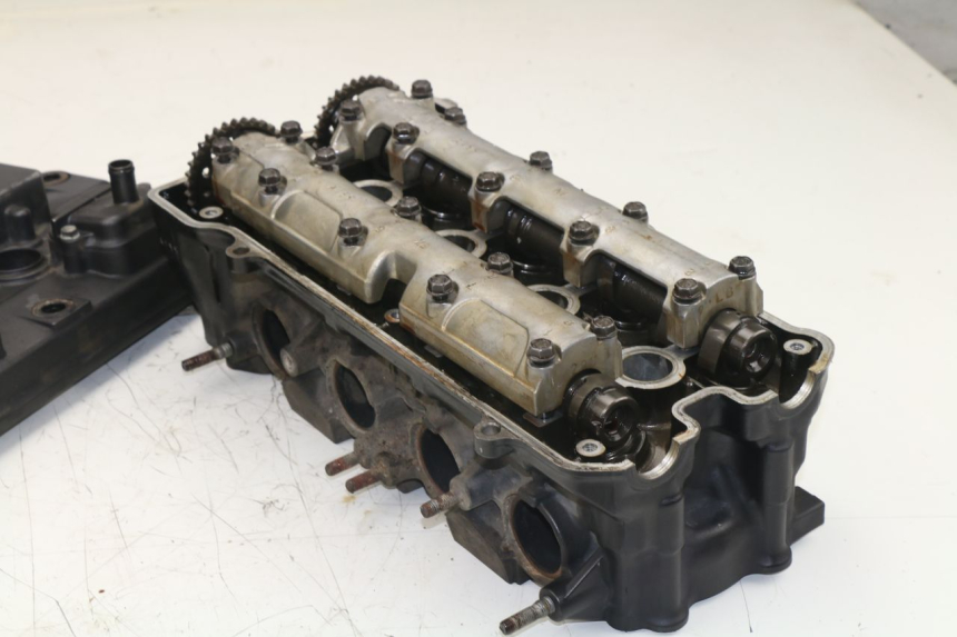 photo de CYLINDER HEAD HONDA CBF N 600 (2004 - 2007)