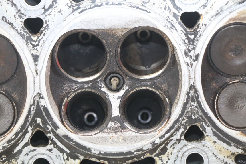 photo de CYLINDER HEAD HONDA CBR RR FIREBLADE 900 (1992 - 1994)