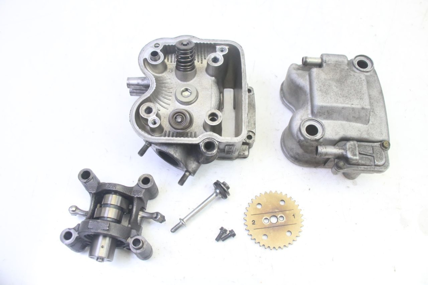 photo de Cylinder head HONDA FES S-WING SWING ABS 125 (2007 - 2015)