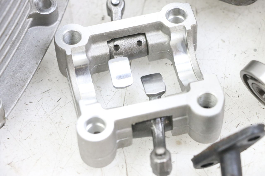 photo de CYLINDER HEAD GOES WIKI 125 (2010 - 2015) - Detailed visual inspection