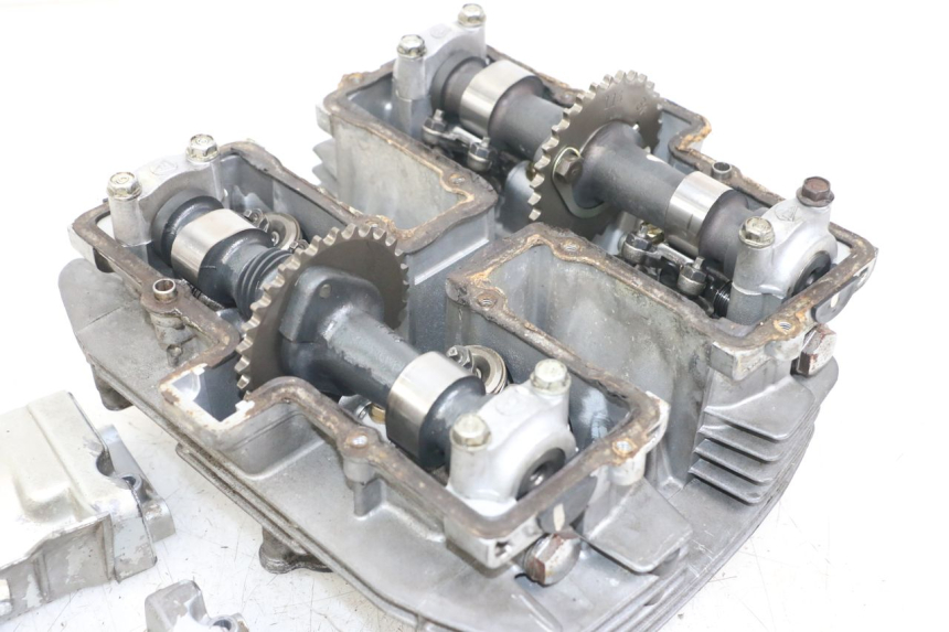 photo de CYLINDER HEAD SUZUKI GSX E 250 (1982 - 1983)