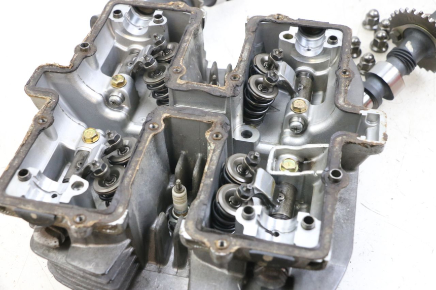 photo de CYLINDER HEAD SUZUKI GSX E 250 (1982 - 1983)