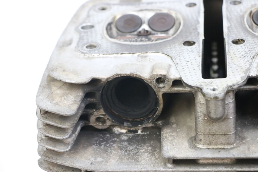 photo de CYLINDER HEAD SUZUKI GSX E 250 (1982 - 1983)
