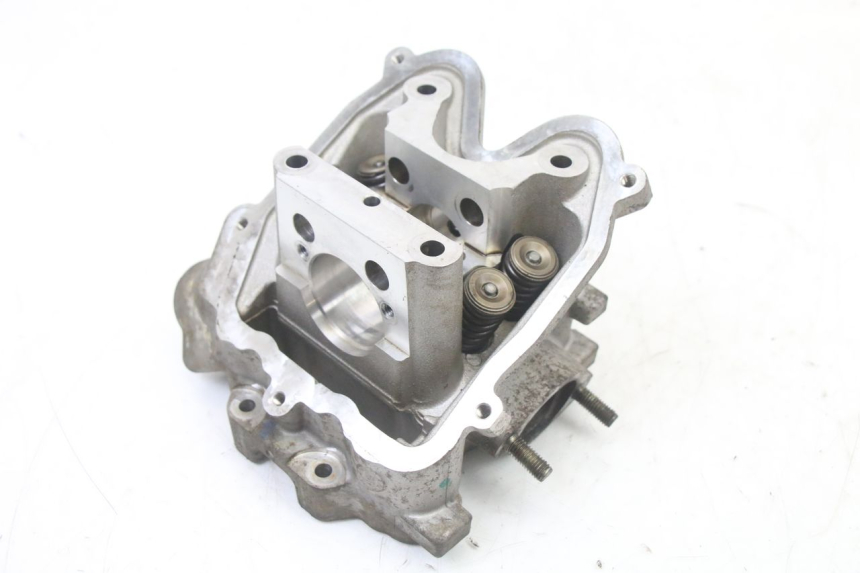 photo de CYLINDER HEAD PEUGEOT SATELIS 125 (2013 - 2018)