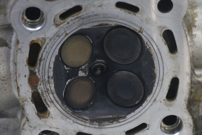 photo de CYLINDER HEAD PEUGEOT SATELIS 125 (2013 - 2018)