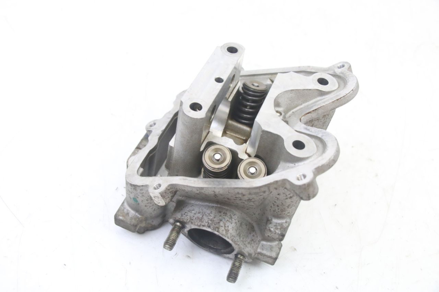 photo de CYLINDER HEAD PEUGEOT SATELIS 125 (2013 - 2018)