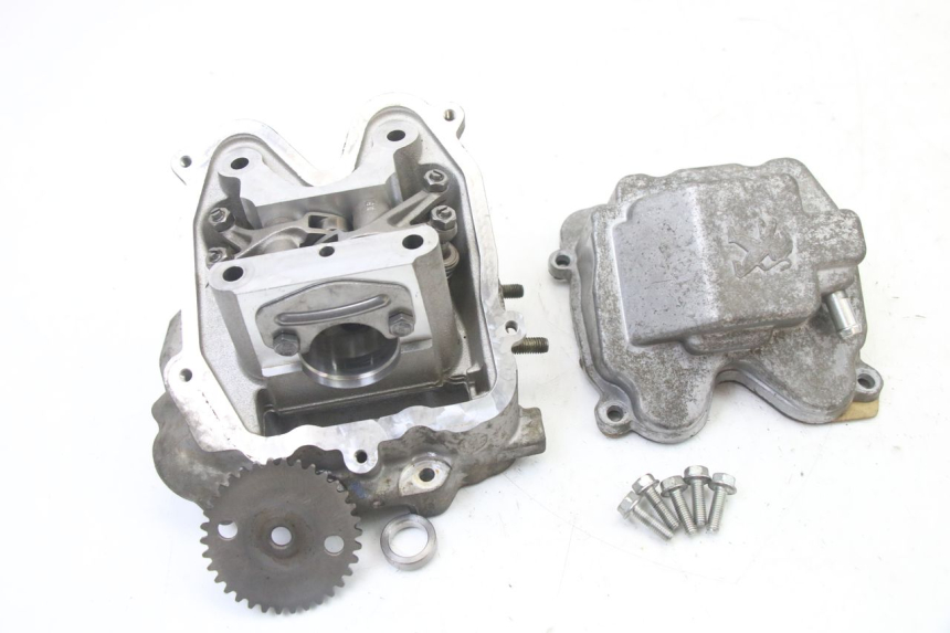 photo de CYLINDER HEAD PEUGEOT SATELIS 125 (2013 - 2018)