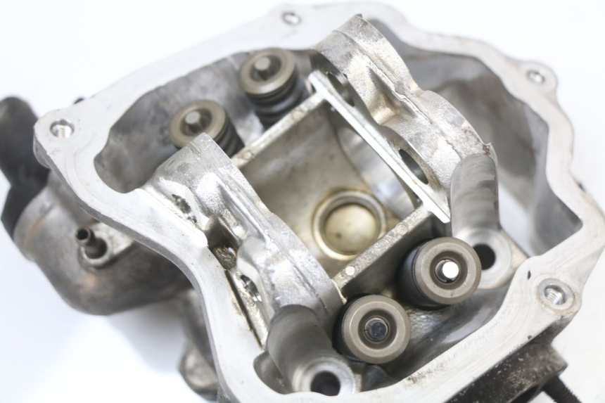 photo de CYLINDER HEAD PIAGGIO X8 125 (2004 - 2007)