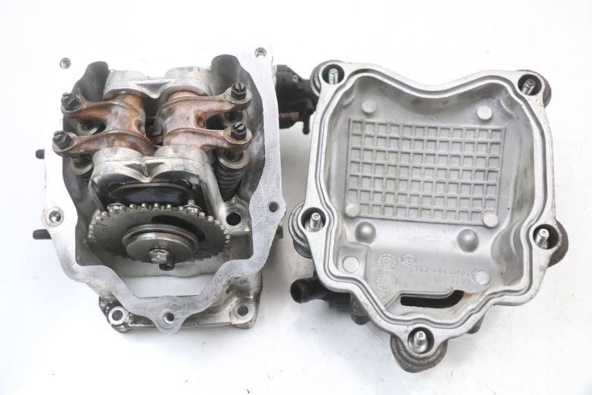 photo de CYLINDER HEAD PIAGGIO X8 125 (2004 - 2007)