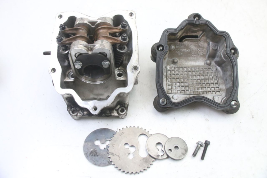 photo de CYLINDER HEAD PIAGGIO X8 125 (2004 - 2007)
