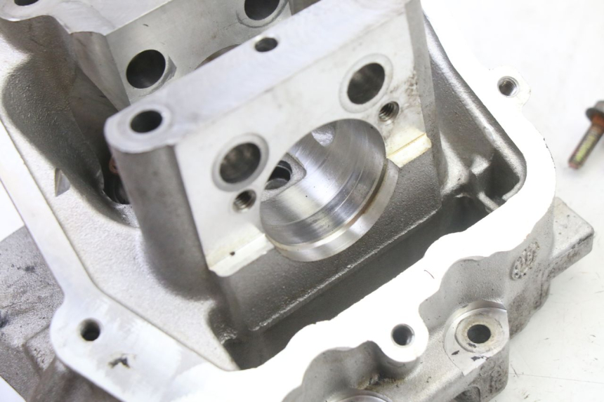 photo de CYLINDER HEAD PEUGEOT SATELIS 125 (2013 - 2018)
