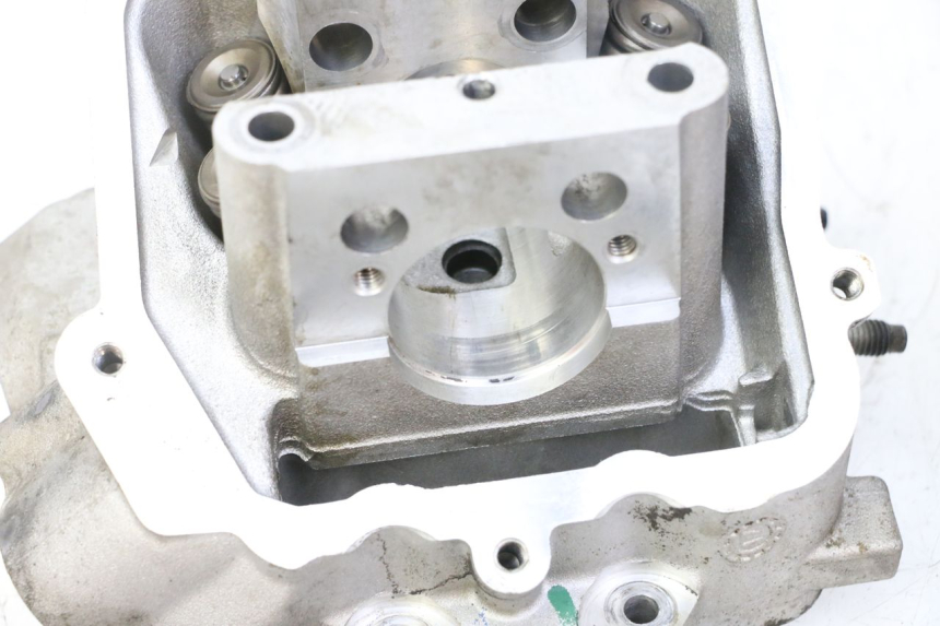photo de CYLINDER HEAD PEUGEOT SATELIS 125 (2013 - 2018)