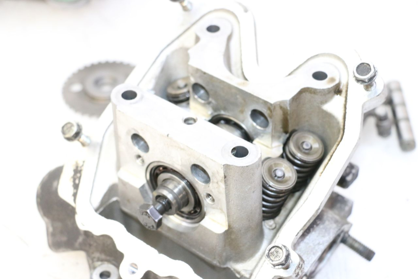 photo de CYLINDER HEAD PEUGEOT SATELIS 125 (2013 - 2018)