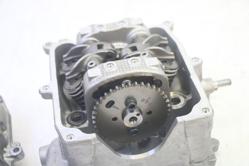 photo de CYLINDER HEAD YAMAHA TRICITY 300 (2020 - 2024) - Distinctive features