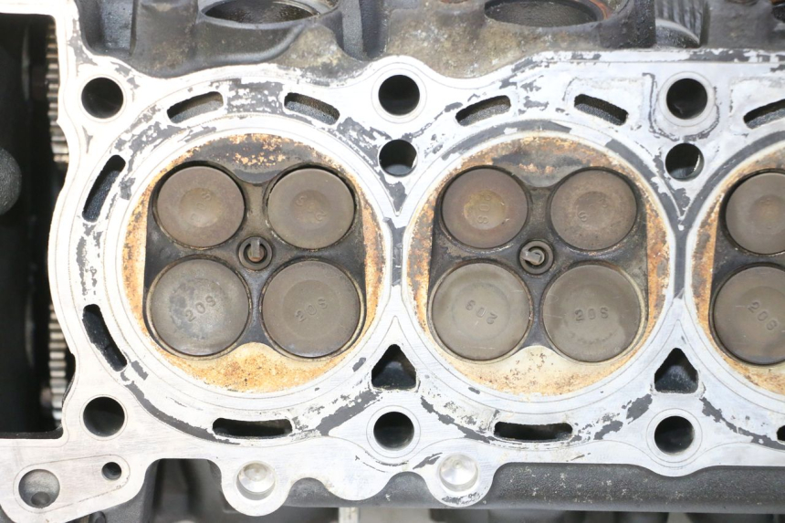 photo de CYLINDER HEAD YAMAHA XJ6 600 (2008 - 2016)