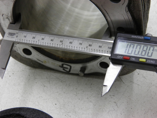 photo de CYLINDER BARREL BMW R RS 1150 (2001 - 2005) - Surface and material condition