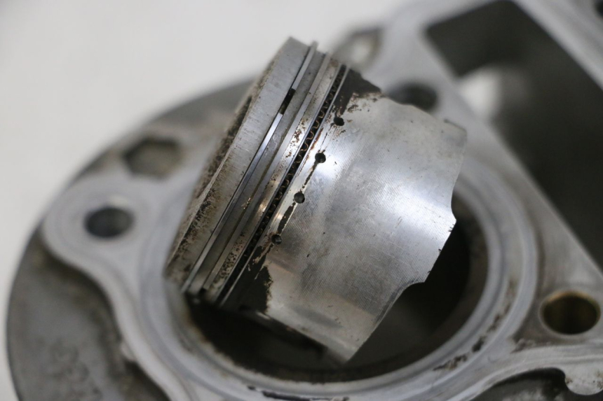 photo de CYLINDER PISTON KYMCO AGILITY 16+ 4T 50 (2018 - 2023) - High-resolution close-up