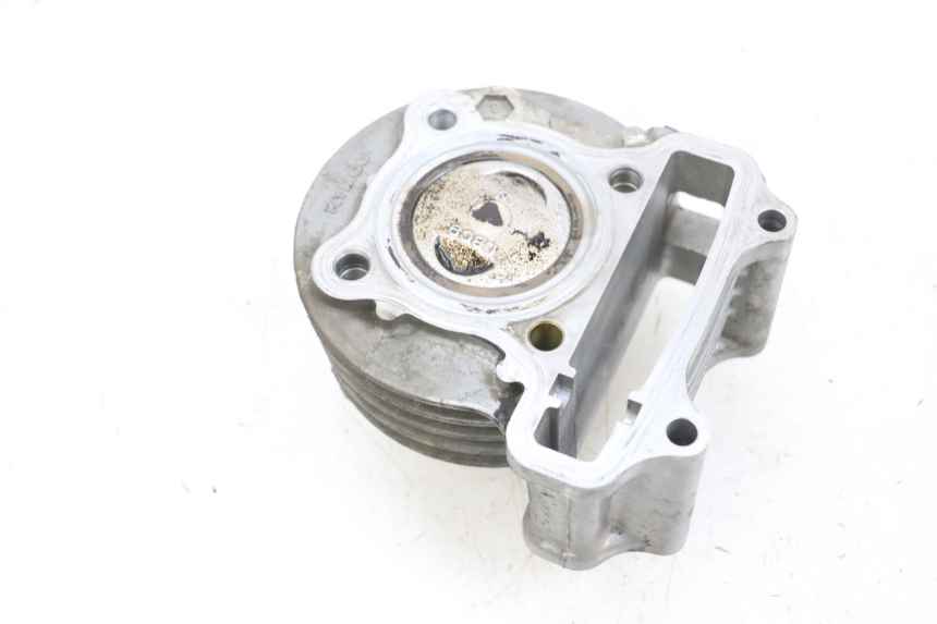 photo de CYLINDER PISTON KYMCO AGILITY 16+ 4T 50 (2018 - 2023) - Alternative perspective