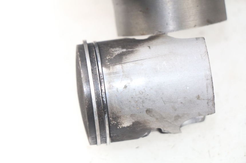 photo de CYLINDER PISTON YAMAHA BW'S 50 (1999 - 2003) - High-resolution close-up